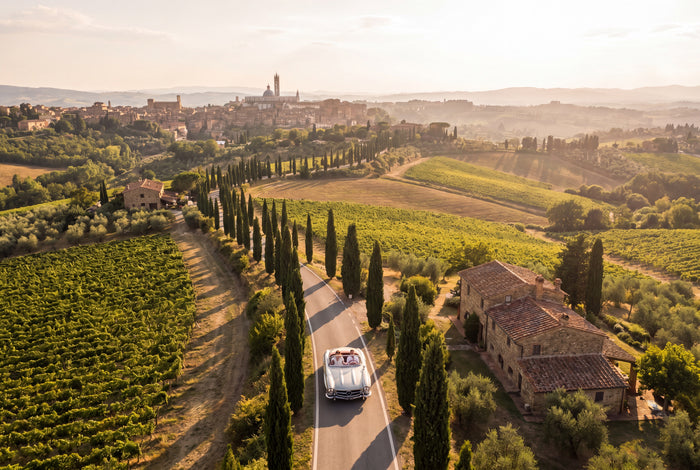 Richtung Siena – Hügellandschaft, Helikopterblick und Weinmomente