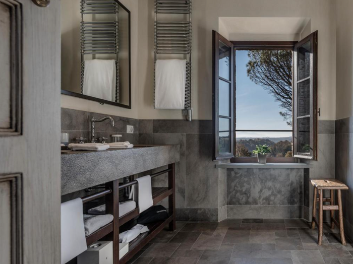 Richtung Siena – Hügellandschaft, Helikopterblick und Weinmomente
